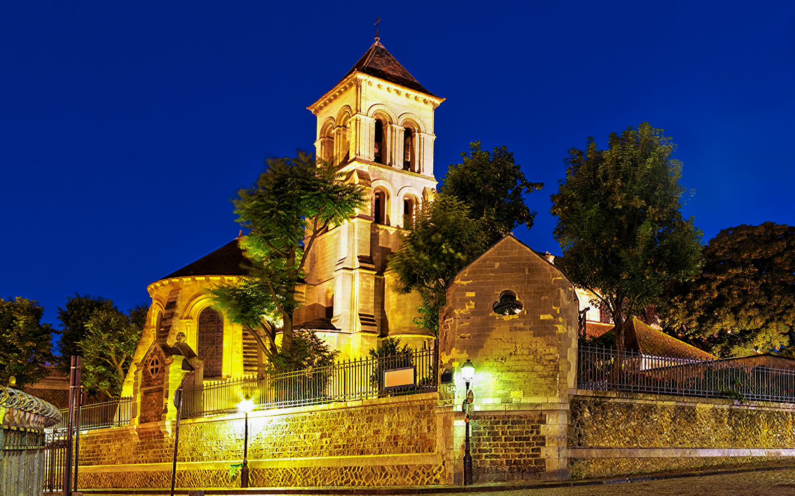 Top attractions in Montmartre during Christmas