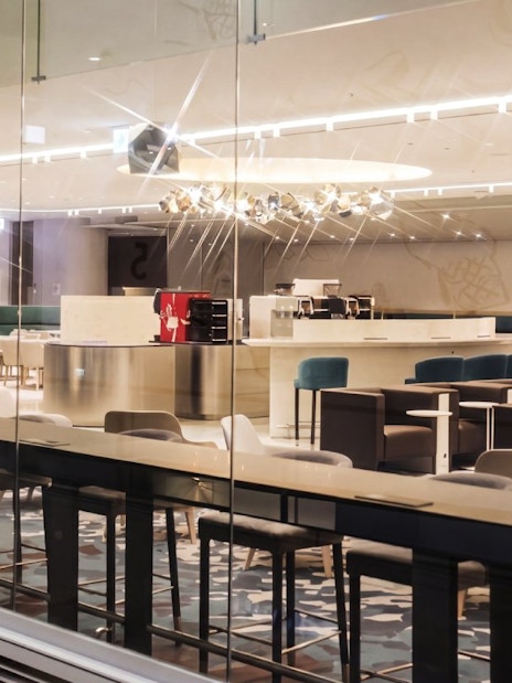 Matina Lounge seating area at Incheon International Airport Terminal 2, featuring modern decor and ample seating.