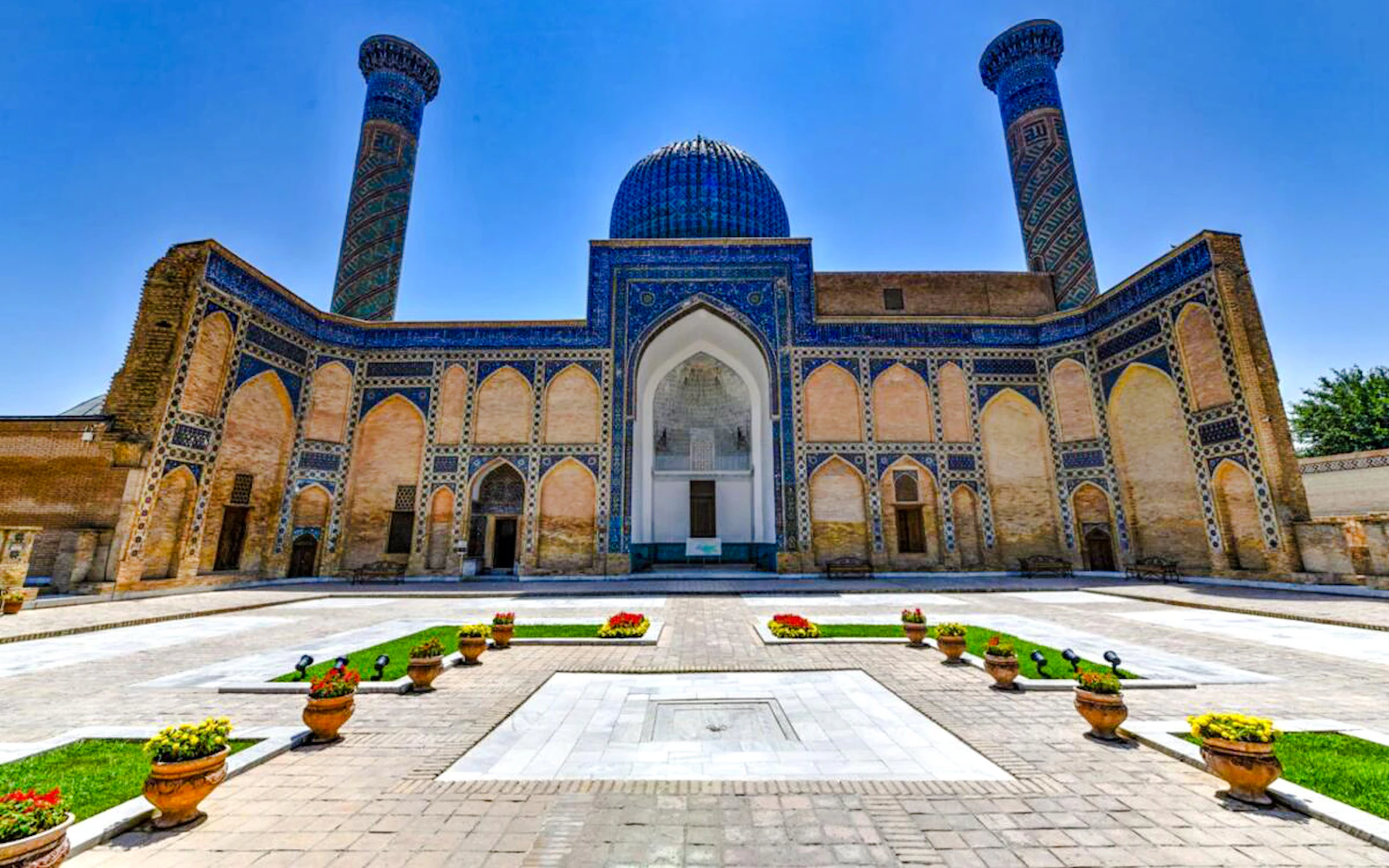 Samarkand Monuments Guided Tour with Transport Image 2