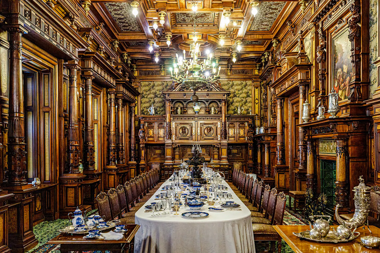 From Bucharest: Cantacuzino Wednesday Filming Location, Peleș & Bran Castles Guided Day Trip Image 8