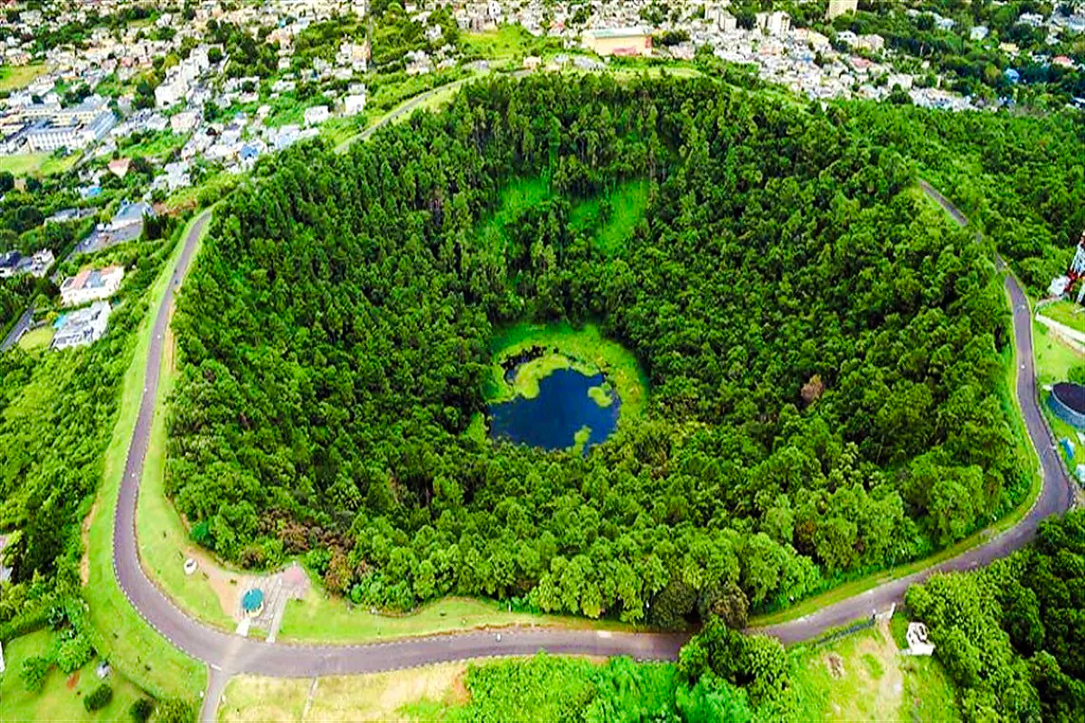 Southwest Mauritius Private Day Tour with Takamaka Winery Visit and Lunch
