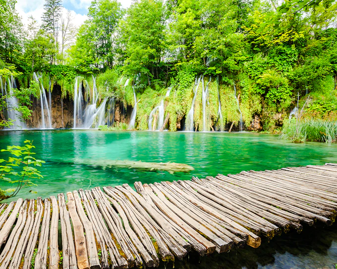 Zagreb to Plitvice: Private Transfer to Paradise