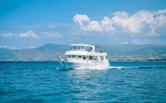 fra paphos: afrodites akamas blue lagoon – buss- og båttur med vannsklie-10