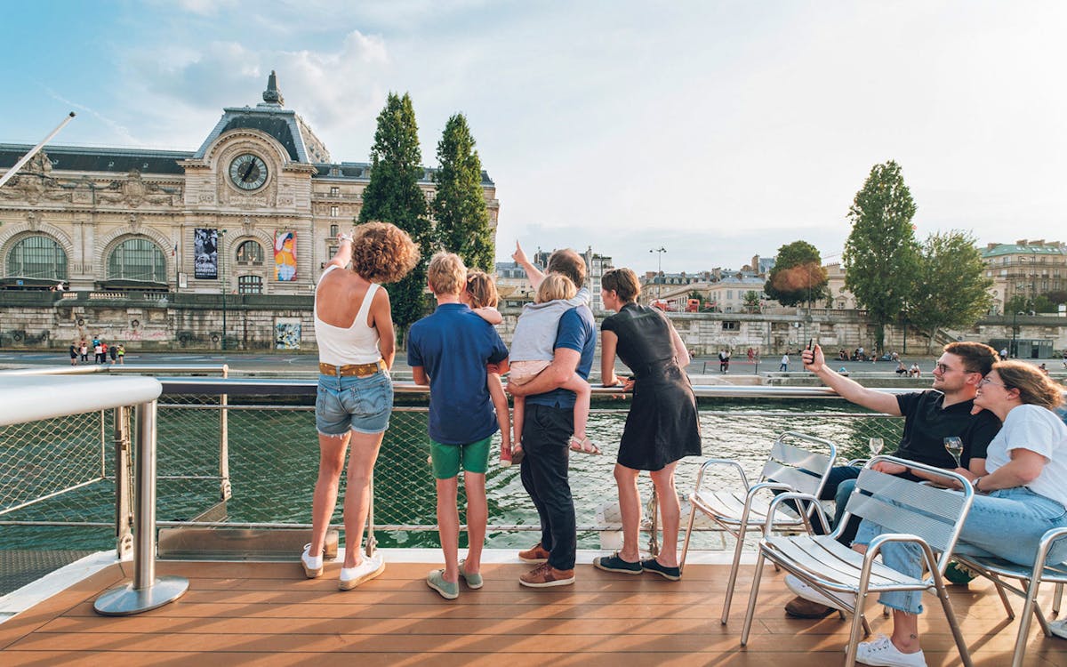 round-trip bus transfers from disneyland to paris with 1-hour cruise-6 round-trip bus transfers from disneyland to paris with 1-hour cruise-6