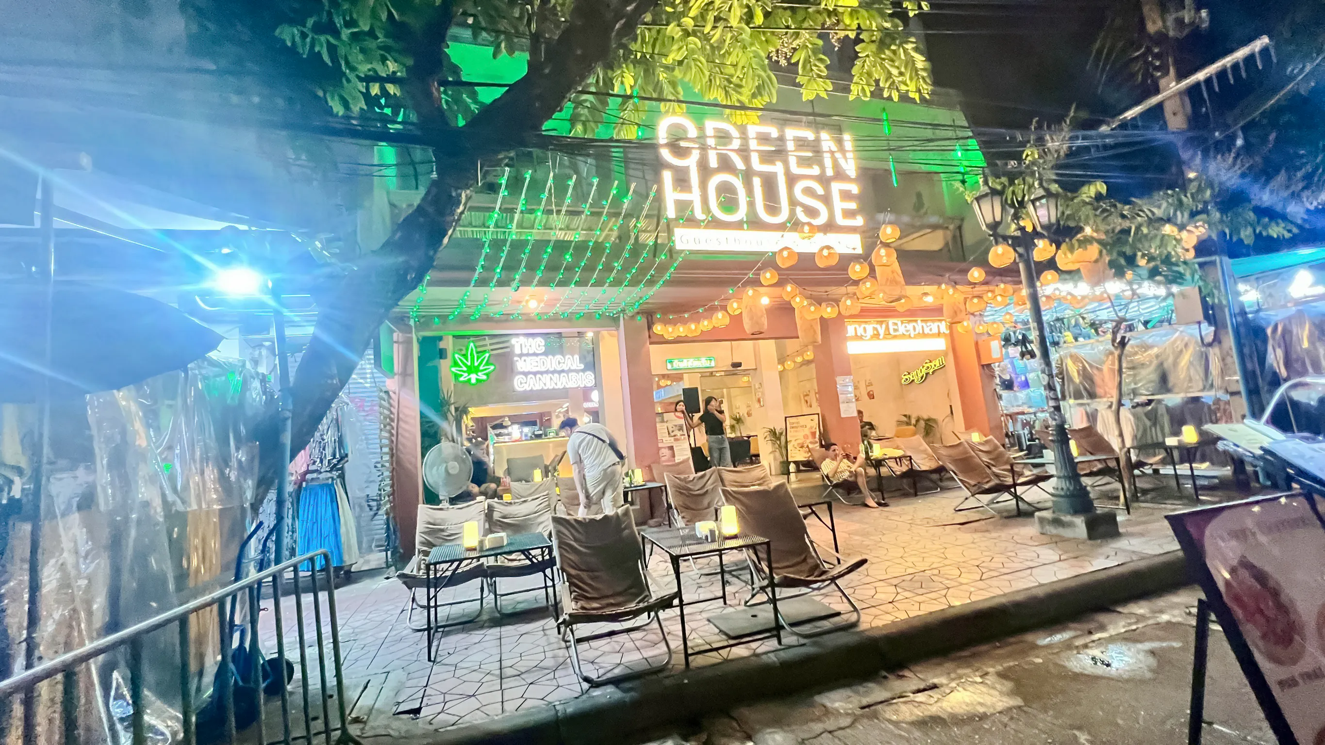 bangkok khao san road nightlife small-group walking tour with street food and cocktail-1
