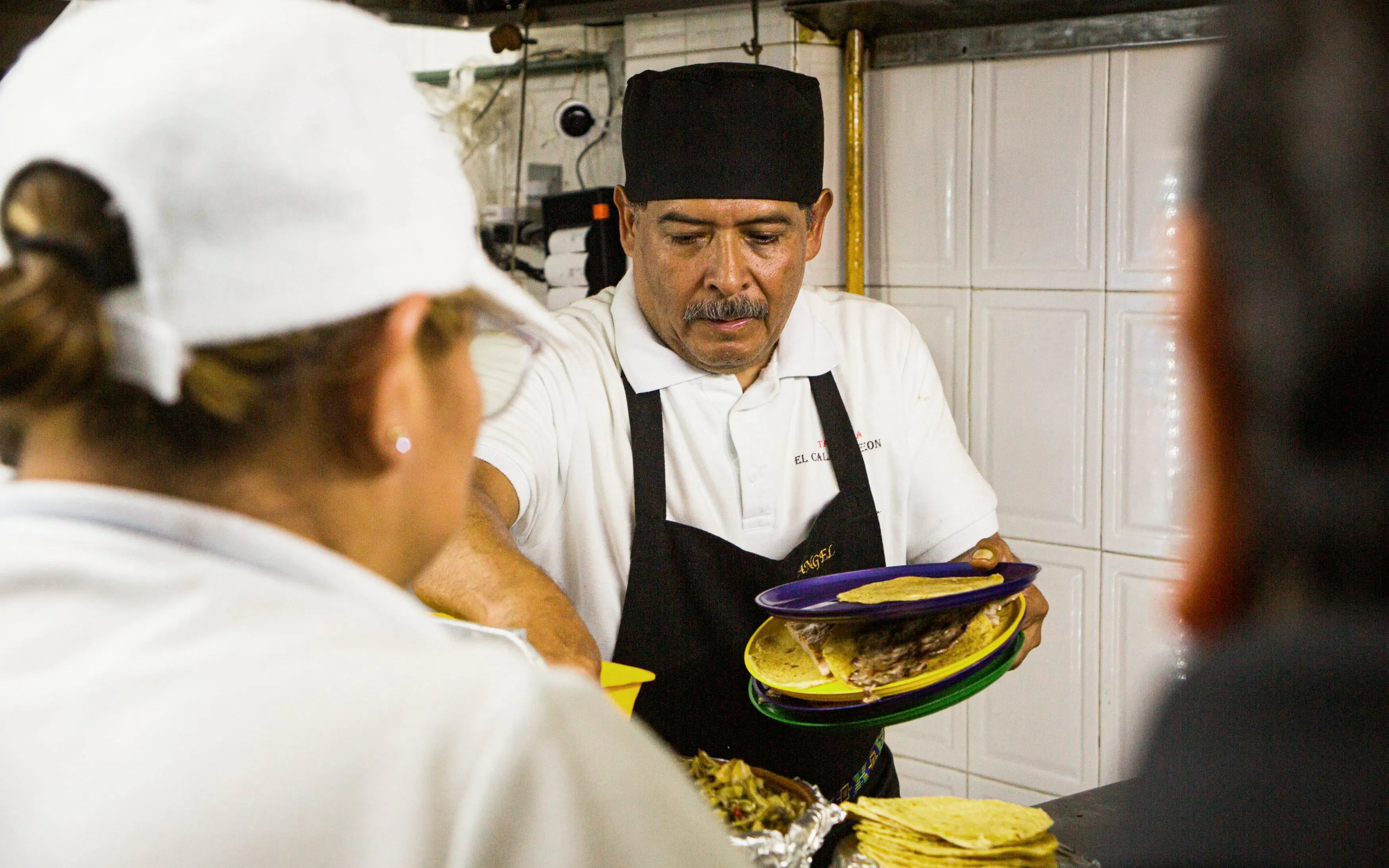 Mexico City Taco and Mezcal Night Tour Image 9