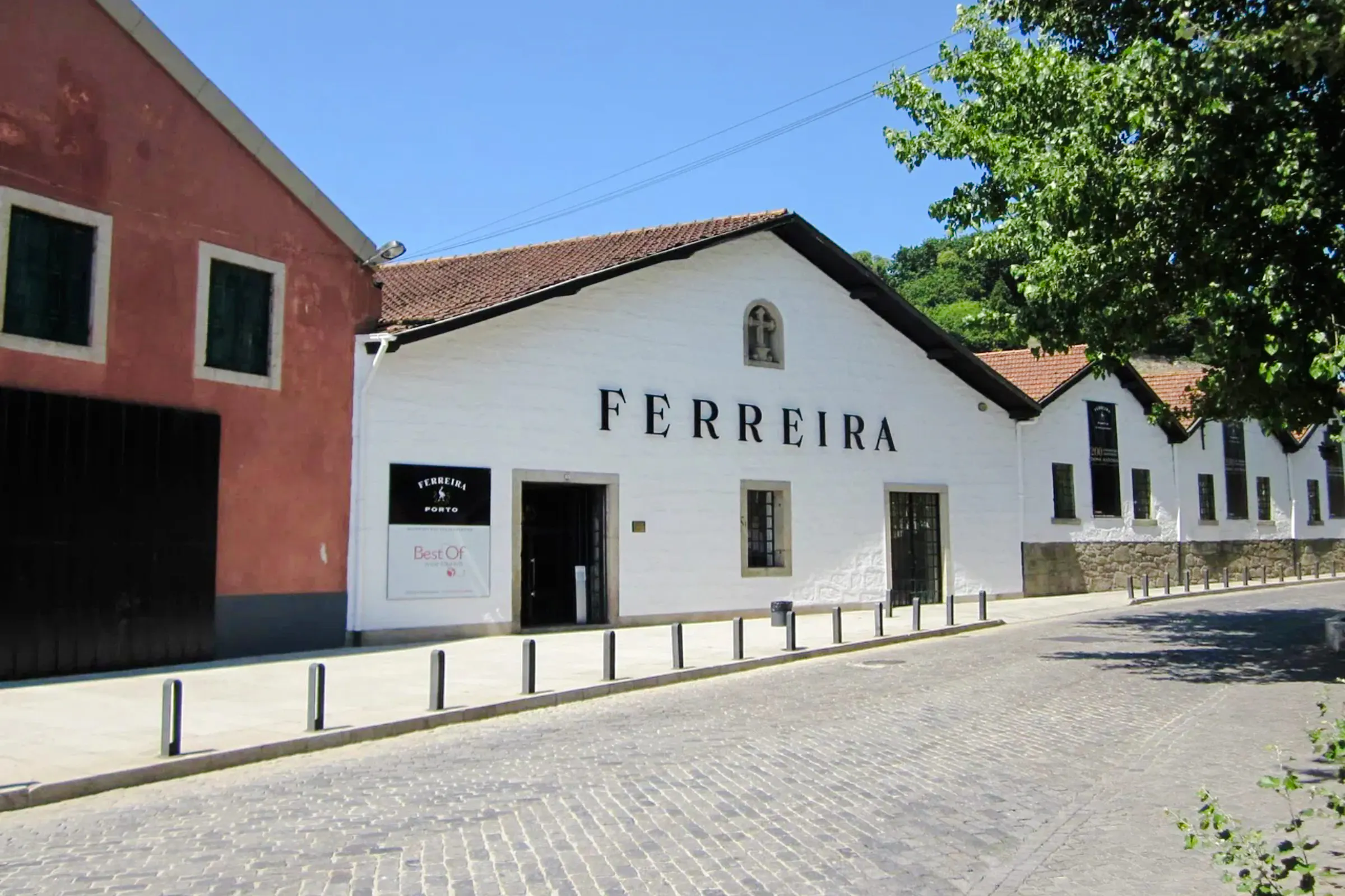 Porto: Ferreira Port Wine Cellar Guided Tour with Tasting
