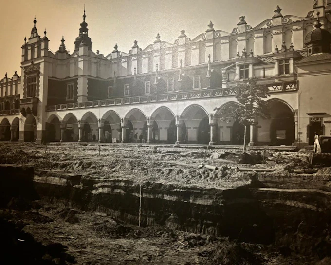 Krakow Underground Market Museum Guided Tour with Skip-the-Line Entry