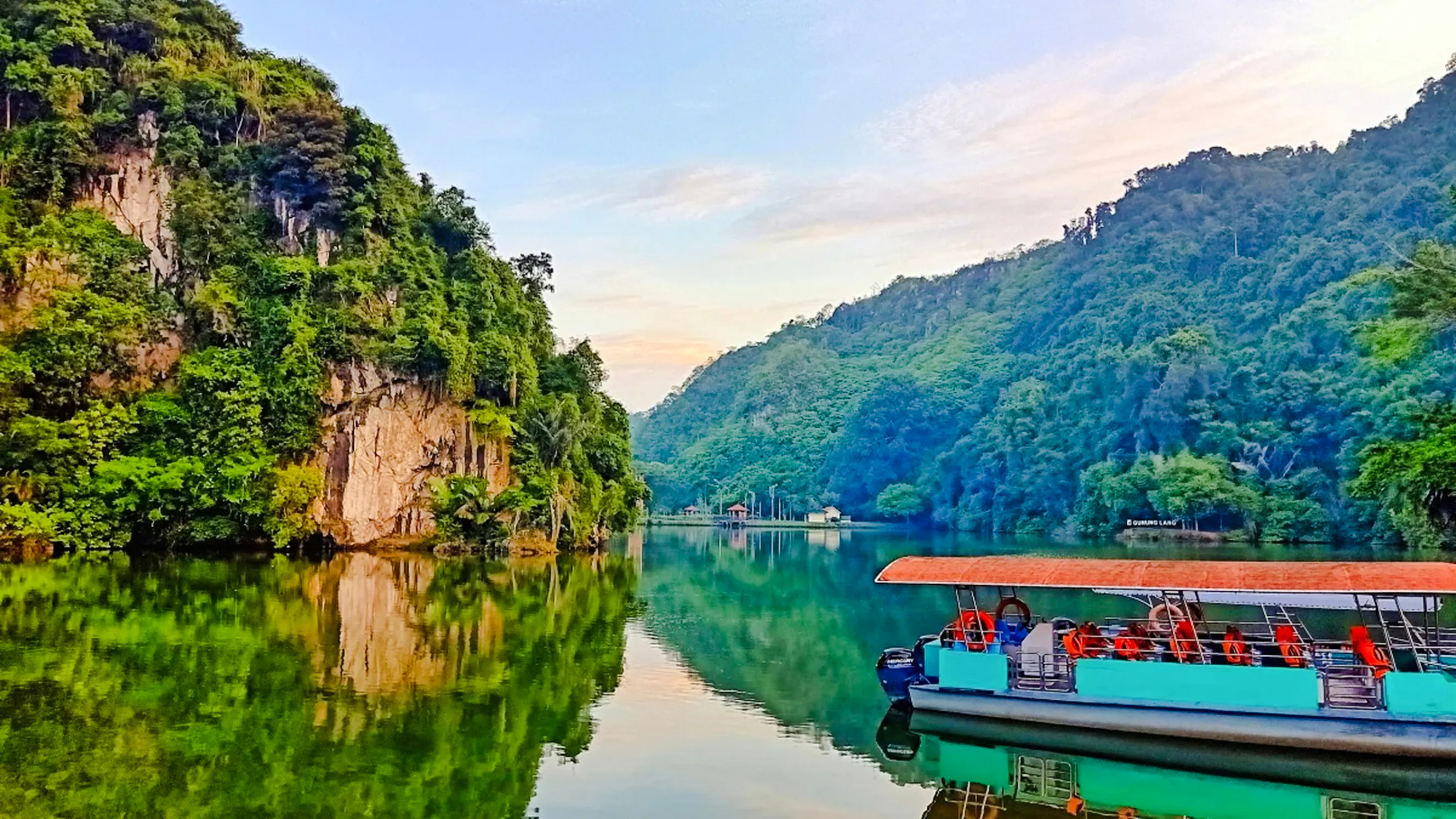 from kuala lumpur: private ipoh heritage & kek lok tong cave temple day trip-11