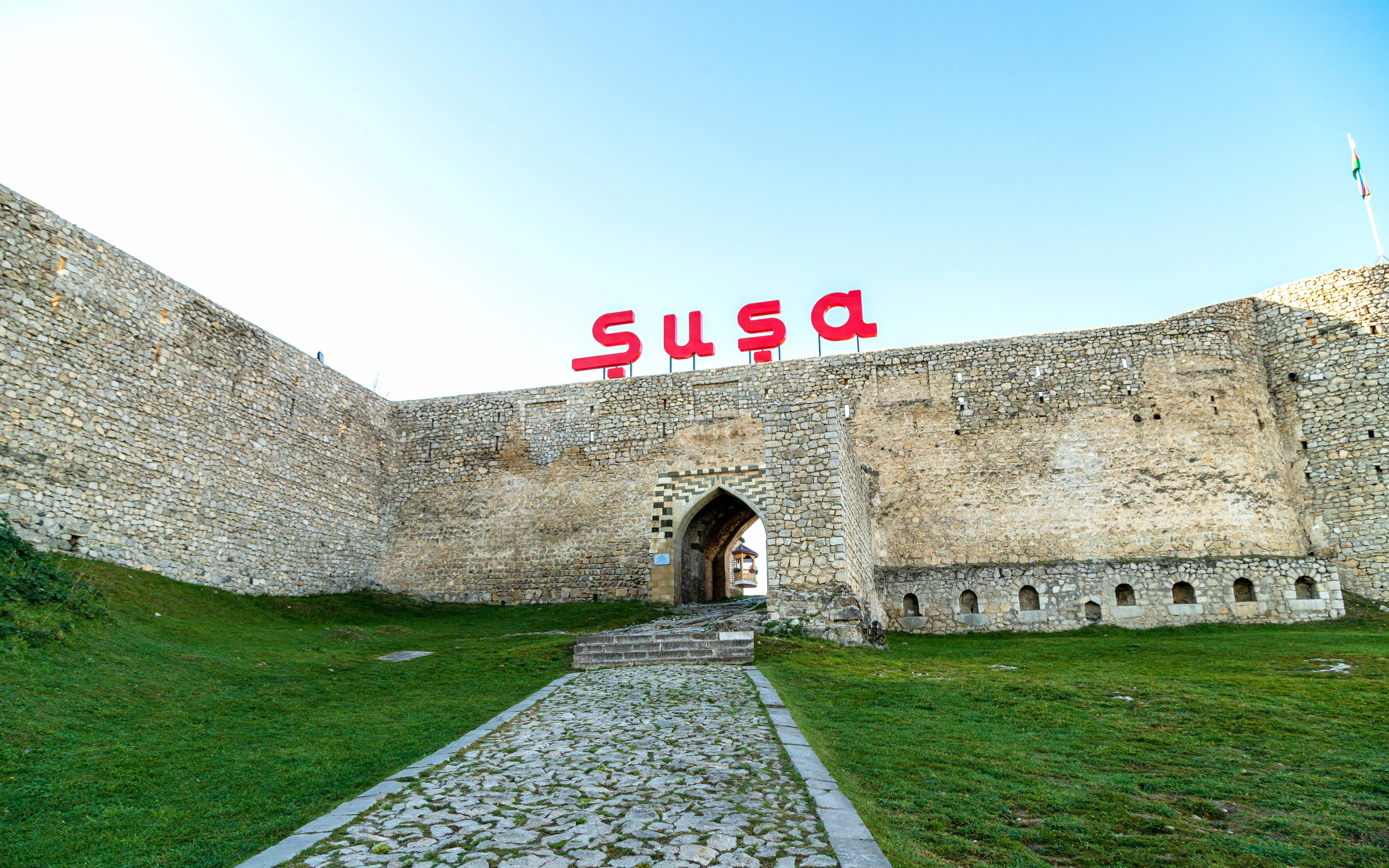 fra baku: tur til karabakh, khankendi og shusha-7