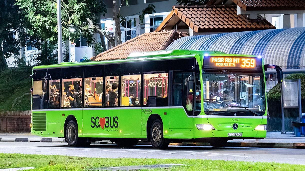 Singapore city bus