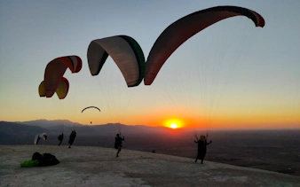 tandem-paraglidingtur i marrakech med utsikt over atlasfjellene-3