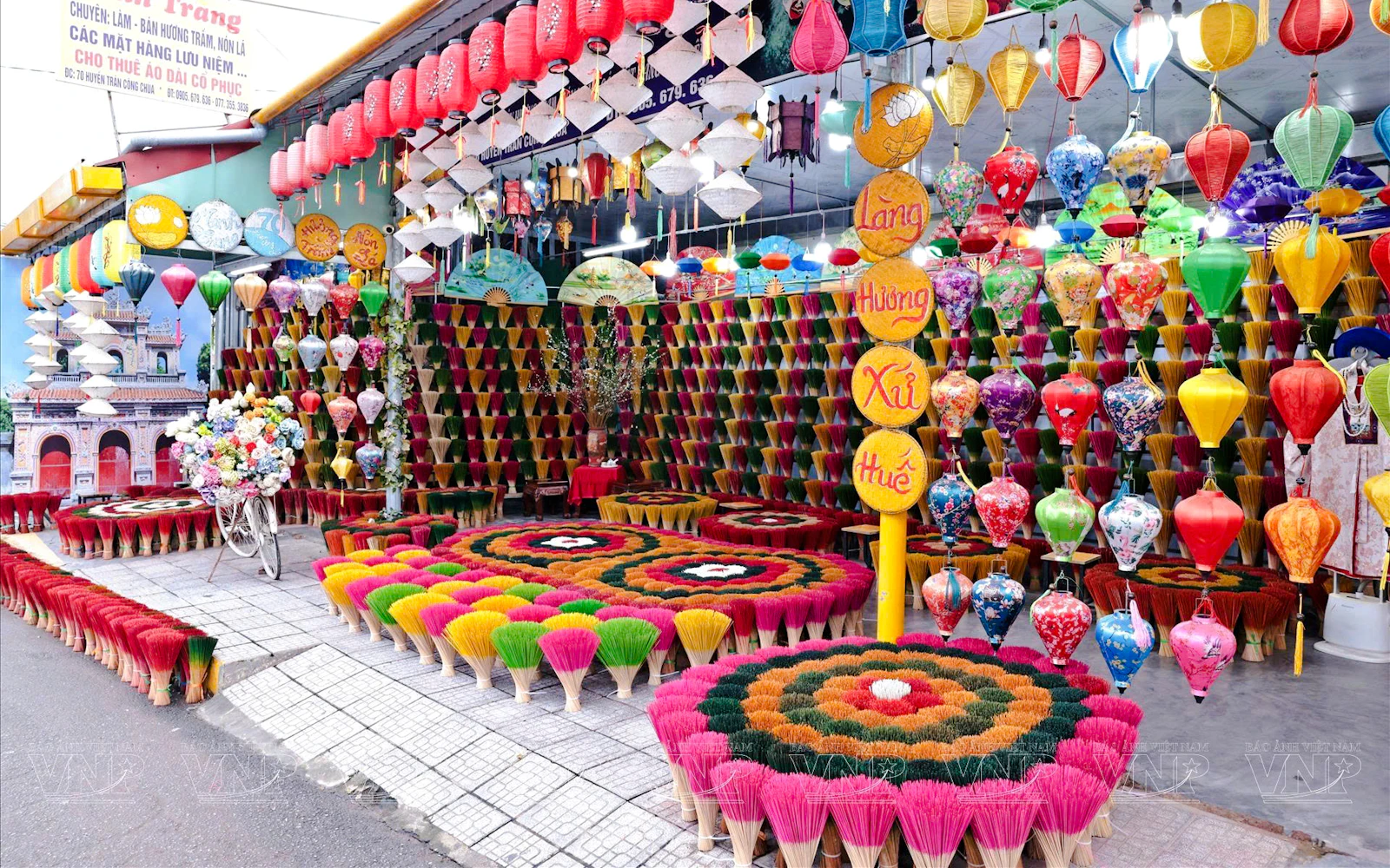 From Hanoi: Conical Hat Village and Quang Phu Cau Incense Village Tour Image 2