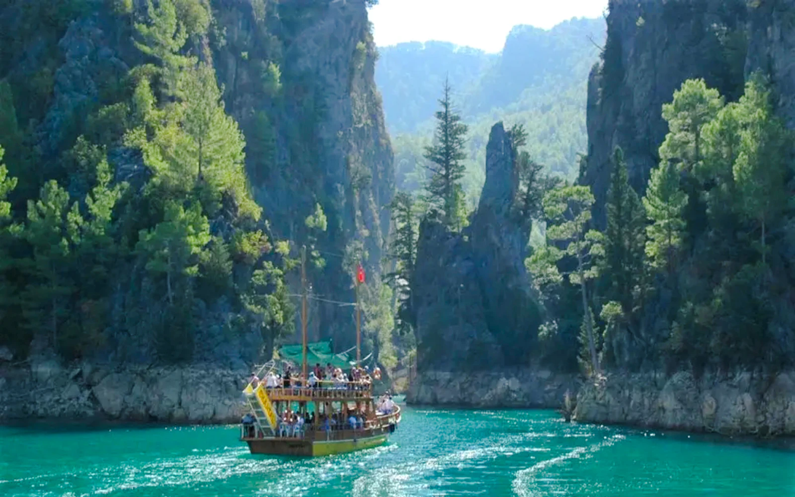 From Alanya: Green Canyon Boat Trip with Lunch, Soft Drinks and Hotel Transfers