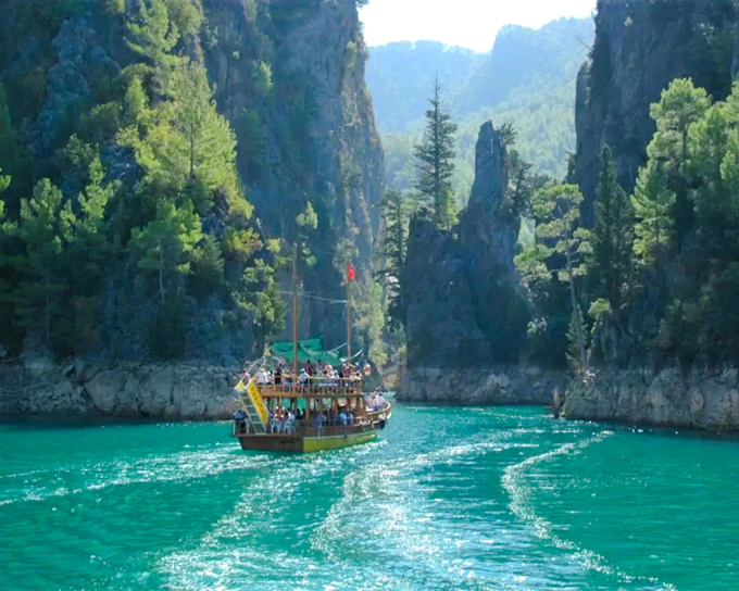From Alanya: Green Canyon Boat Trip with Lunch, Soft Drinks and Hotel Transfers