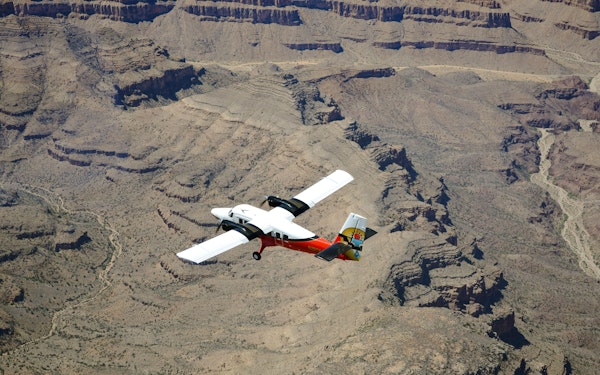 45-min Grand Canyon National Park Airplane Tour with Optional Hummer Tour