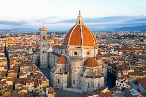 Entrada na Catedral de Florença com a cúpula de Brunelleschi e subida ao campanário