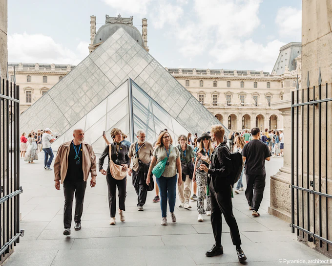 Paris in a Day with Louvre or Orsay, Eiffel Tower, City Walk & Cruise