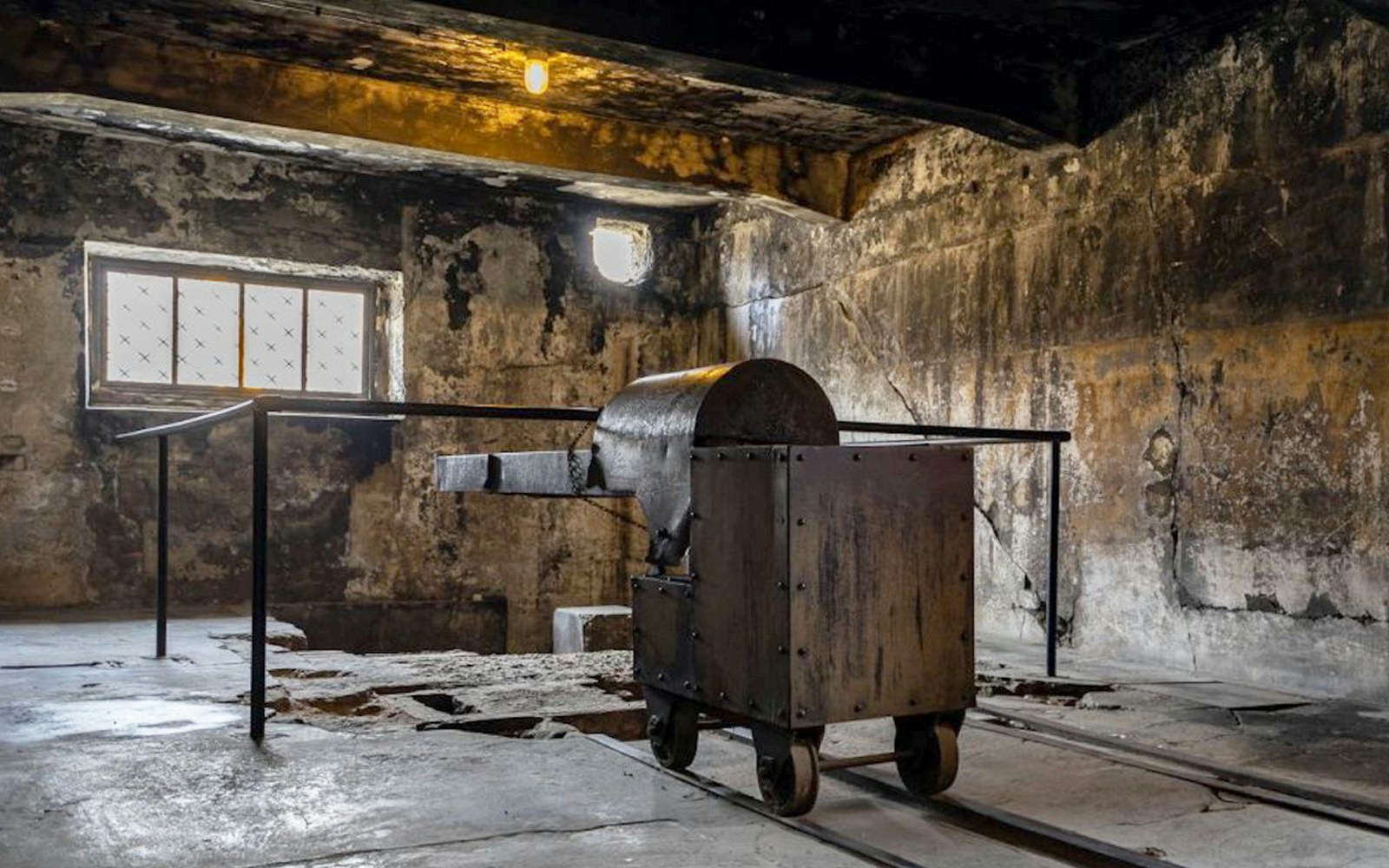 Gas Chambers
