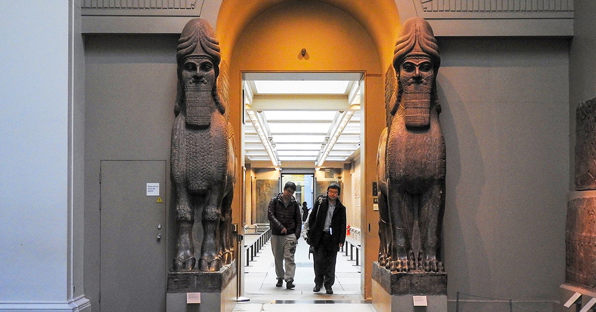 British Museum entrance with Assyrian lamassu statues, London guided tour.