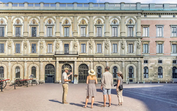 Stockholm Royal Palace Guided Tour & Canal Cruise
