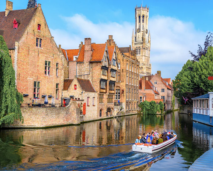 Bruges: Guided Tour & Boat Ride with Optional Beer Tasting