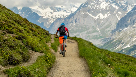 Slayer Eiger Riding Eiger Express Tricable: Ride to the Top of Swiss Alps