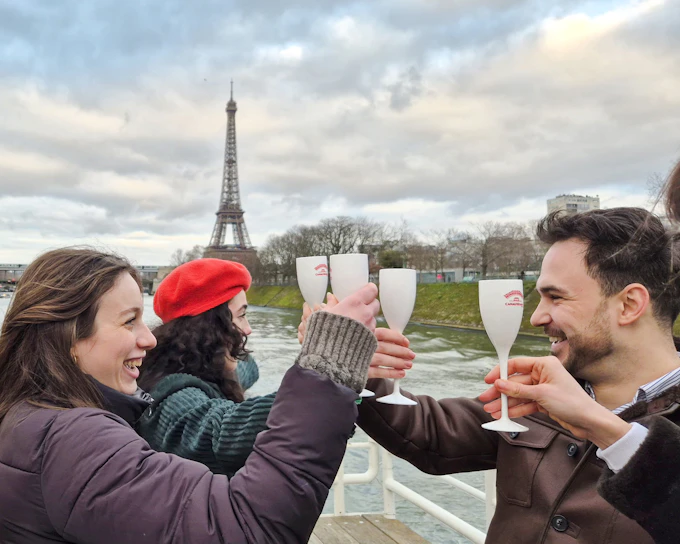 Paris: Seine River Sightseeing Sunset Cruise with Champagne