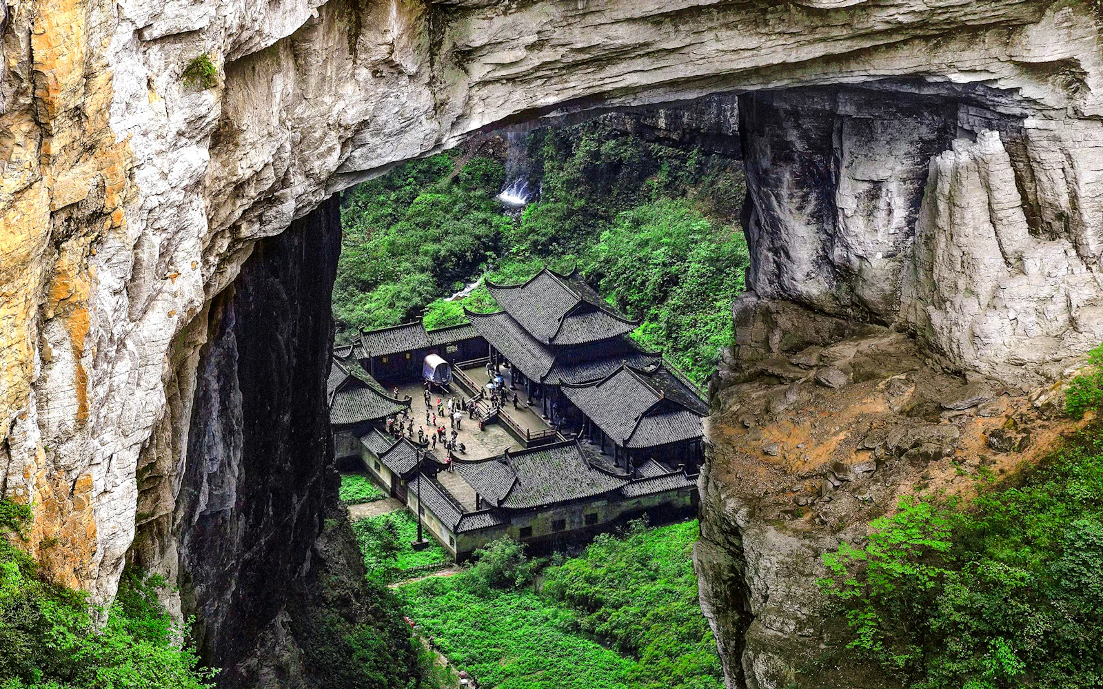 From Chongqing: Wulong Three Natural Bridges and Longshuixia Fissure Gorge Guided Tour (Product 56225)