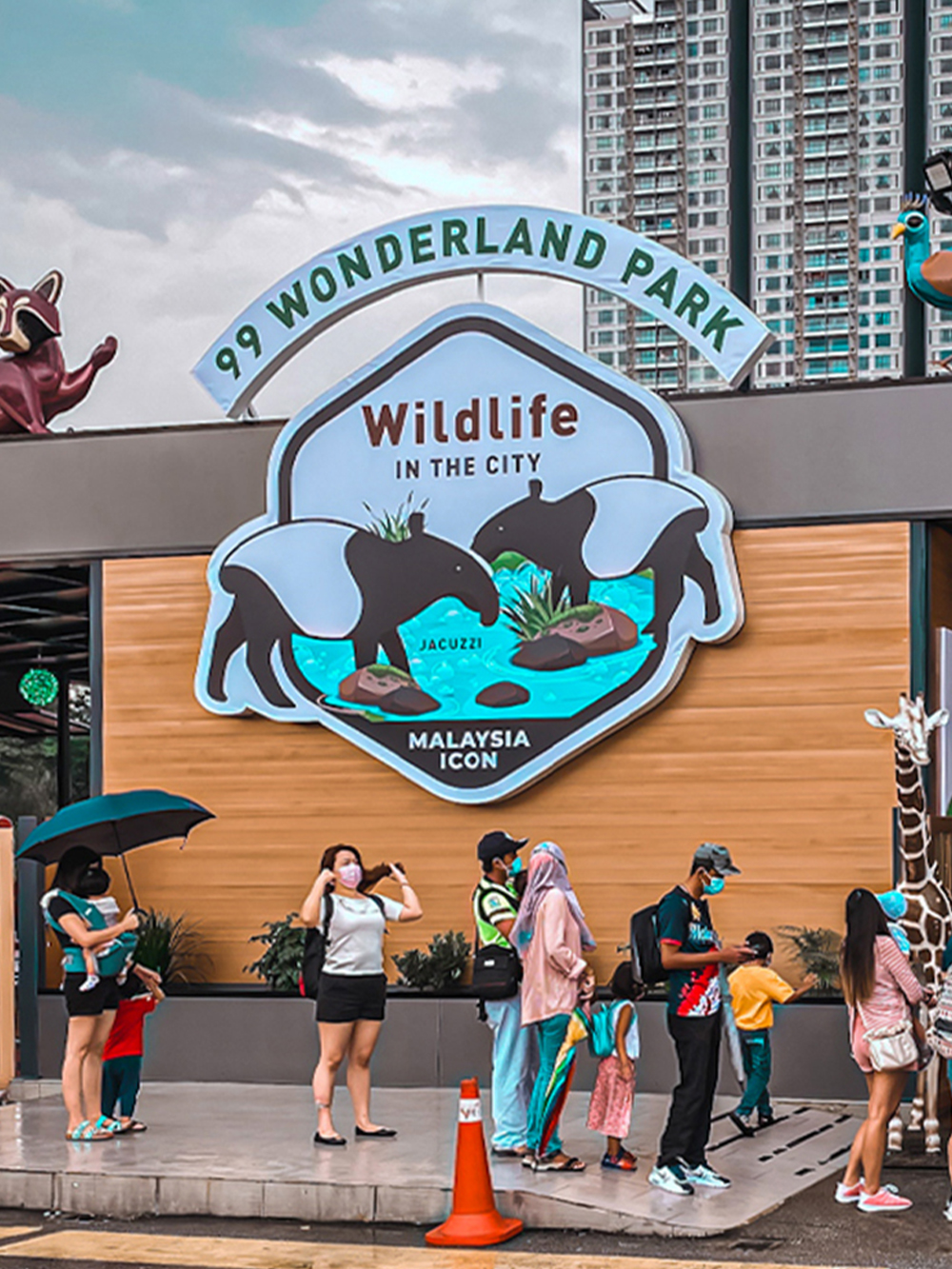99 Wonderland Parkering