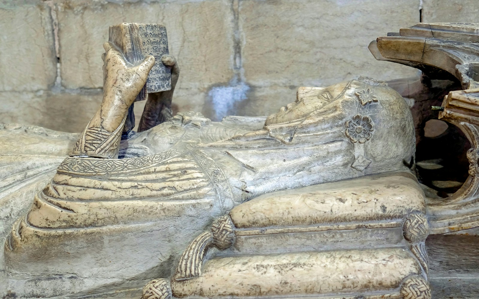 Lisbon Cathedral interior with Chapel of Saint Cosma and Saint Damien, featuring 14th-century tombs, Lisbon, Portugal.