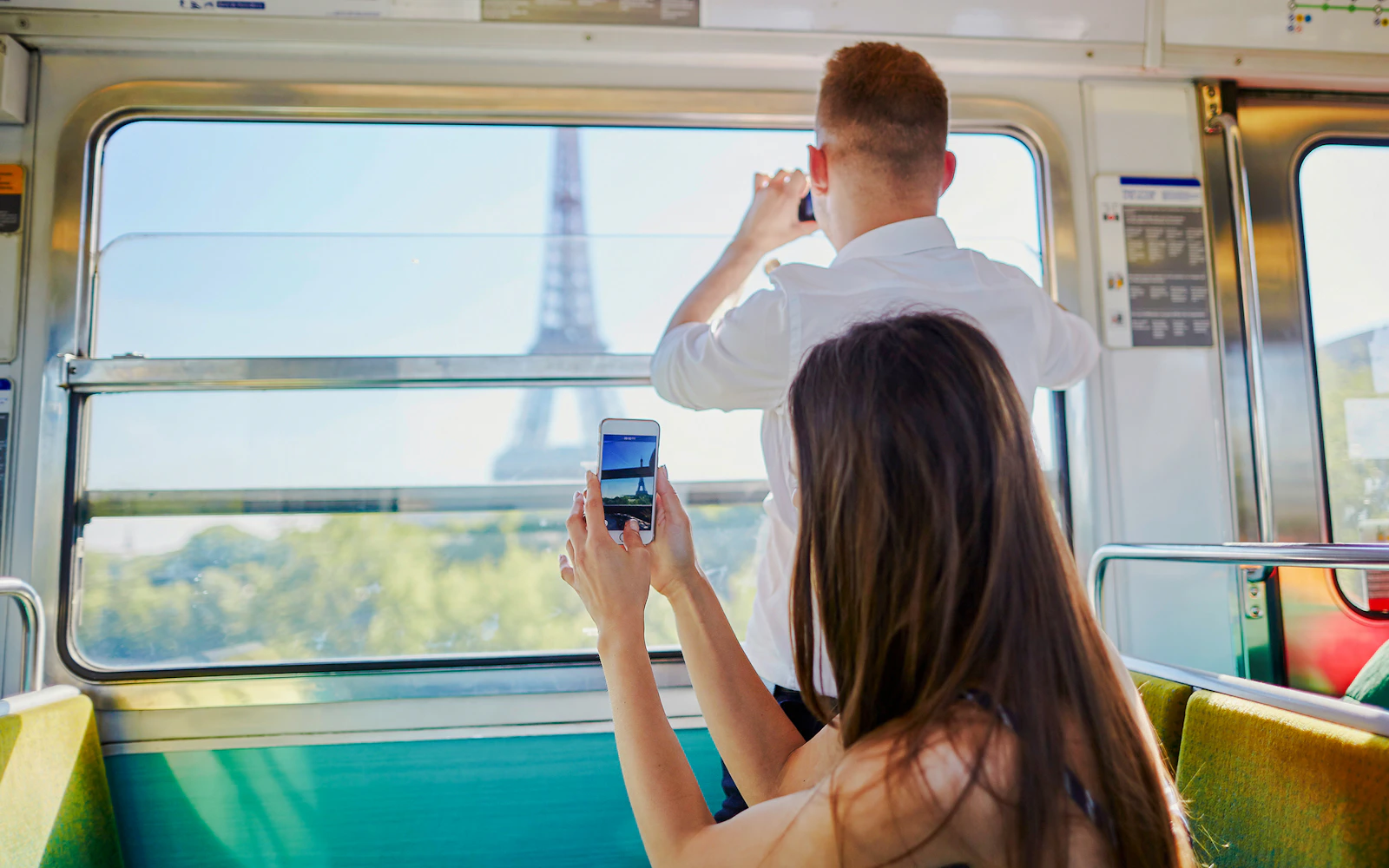 Paris Small-Group Walking Tour: Montmartre, Moulin Rouge & Arc de Triomphe