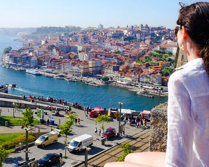 Porto Signature Experience: Walking Tour with Wine Cellar Visit