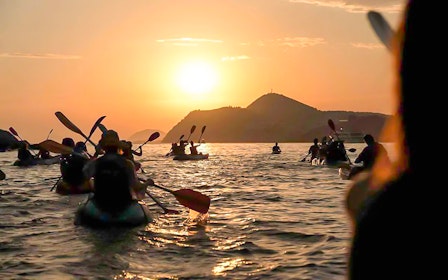 From Dubrovnik: Guided Sunset Sea Kayaking with Wine