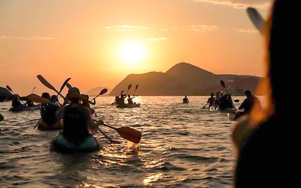 From Dubrovnik: Guided Sunset Sea Kayaking with Wine