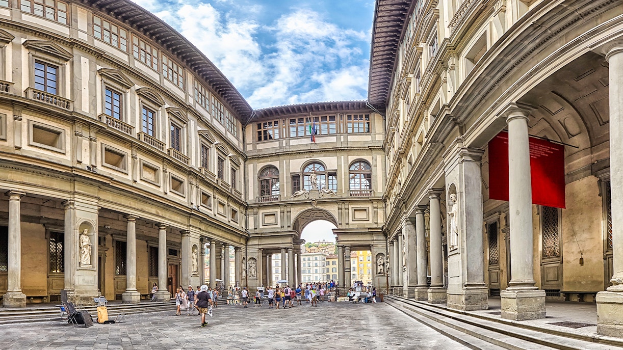 Uffizi Gallery near Strozzi Palace