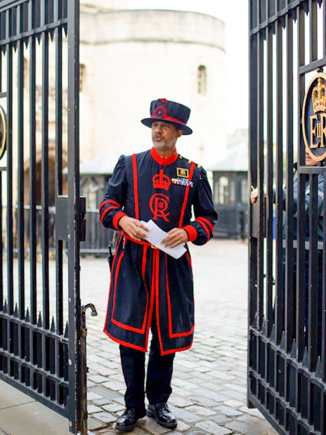 Yeoman Warder at Tower of London during Ceremony of the Keys tour.