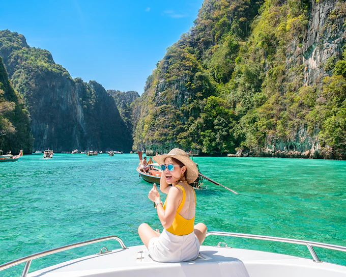 From Krabi: Phi Phi Island & Bamboo Island Day Tour by Speedboat with Lunch & Transfers