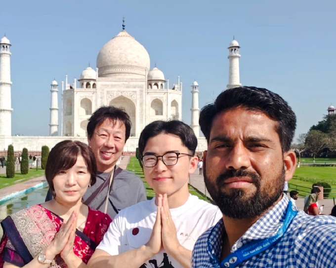 Taj Mahal Private Guided Tour with Fast-Track Entry and Hotel Pickup