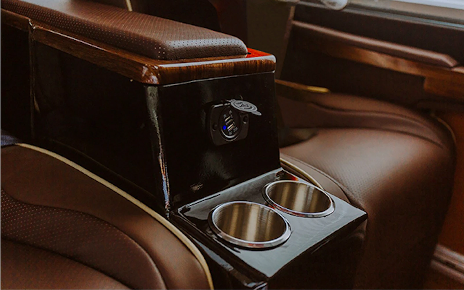 Noi Bai Airport to Hanoi City Center Private Transfer Image 2