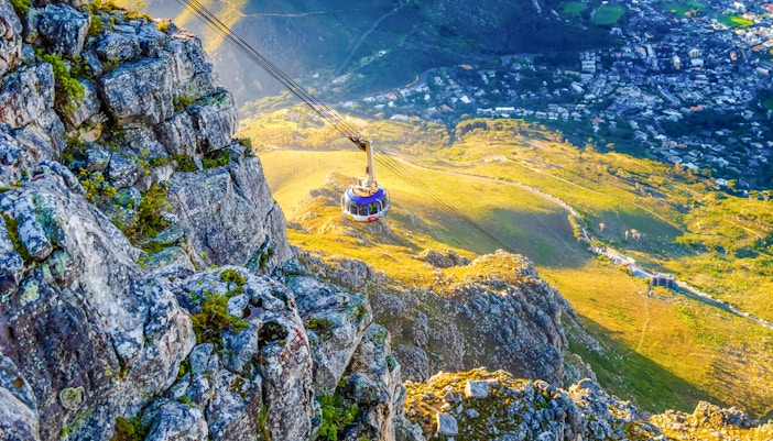 Gorgeous view of the cable car connecting Cape Town with the top of Table Mountain