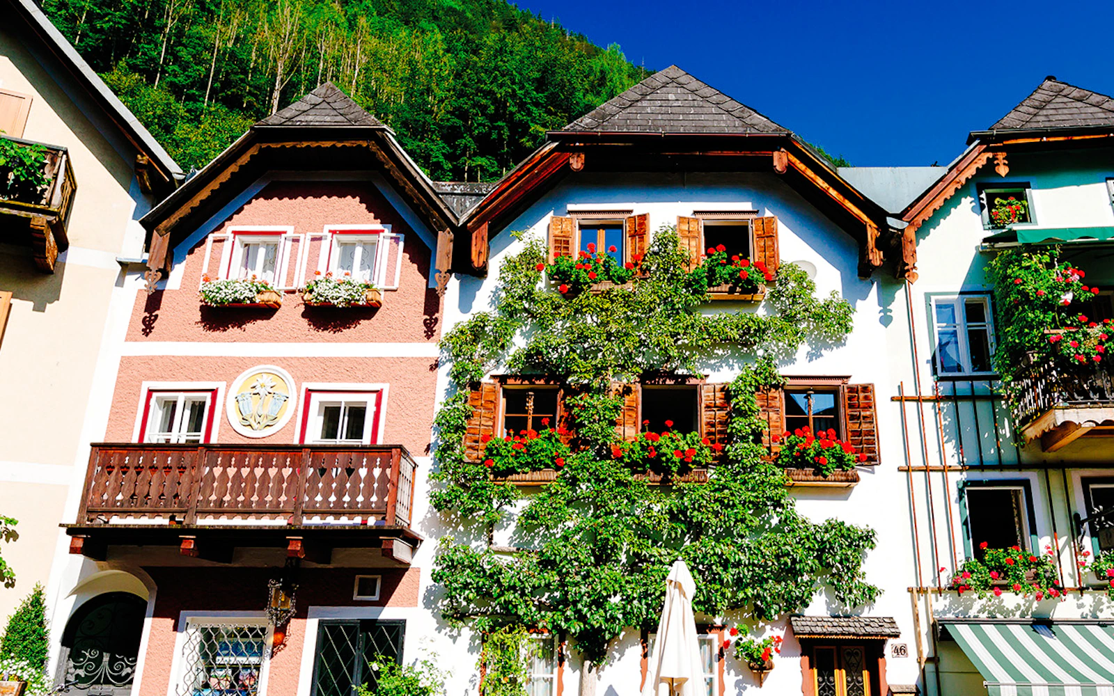 From Vienna: Hallstatt Day Trip with Melk Abbey Photo Stop (Product 56665)