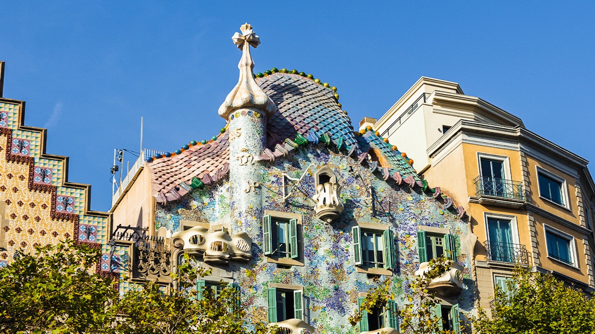 Casa Batlló facade with dragon scale roof by Gaudí in Barcelona.