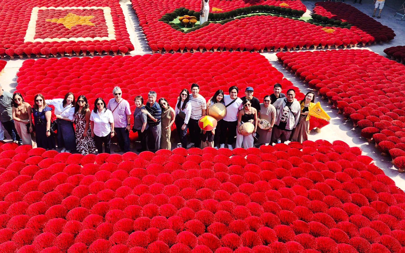 From Hanoi: Quang Phu Cau Incense Village and Chuong Conical Hat Village Guided Tour (Product 55537)