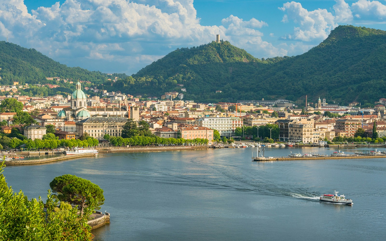 Lake como Panoramic view