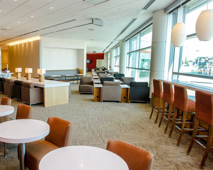 Toronto Pearson International Airport: Plaza Premium Lounge at Terminal 3 (Domestic Departures)