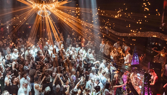 Onlayn porno tomosha qiling, hibsga olindi Onam bilan külotda jinsiy aloqa