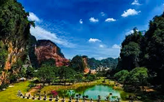 from kuala lumpur: private ipoh heritage & kek lok tong cave temple day trip-6