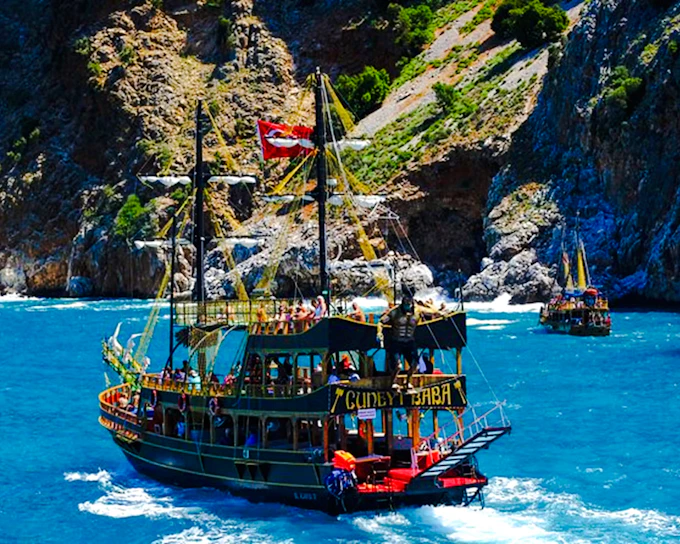 Alanya Pirate Boat Tour with Lunch and Unlimited Soft Drinks, Foam Party and Round-Trip Hotel Transfers (Product 53549)