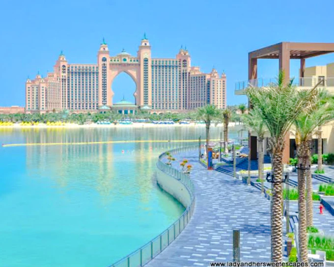 Dubai Full-Day Guided City Tour with Hotel Transfers and Abra Ride